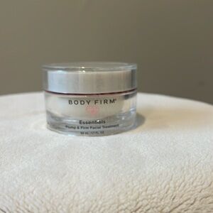 Body Firm Essentials, Plump and Firm facial treatment 1.7 oz, brand new